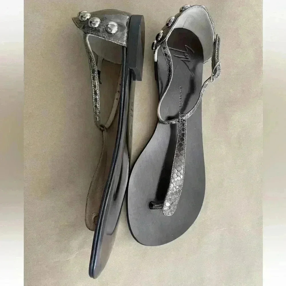 🆕Giuseppe Zanotti Silver Faux Snake Leather Studded T Strap Sandals Size 39